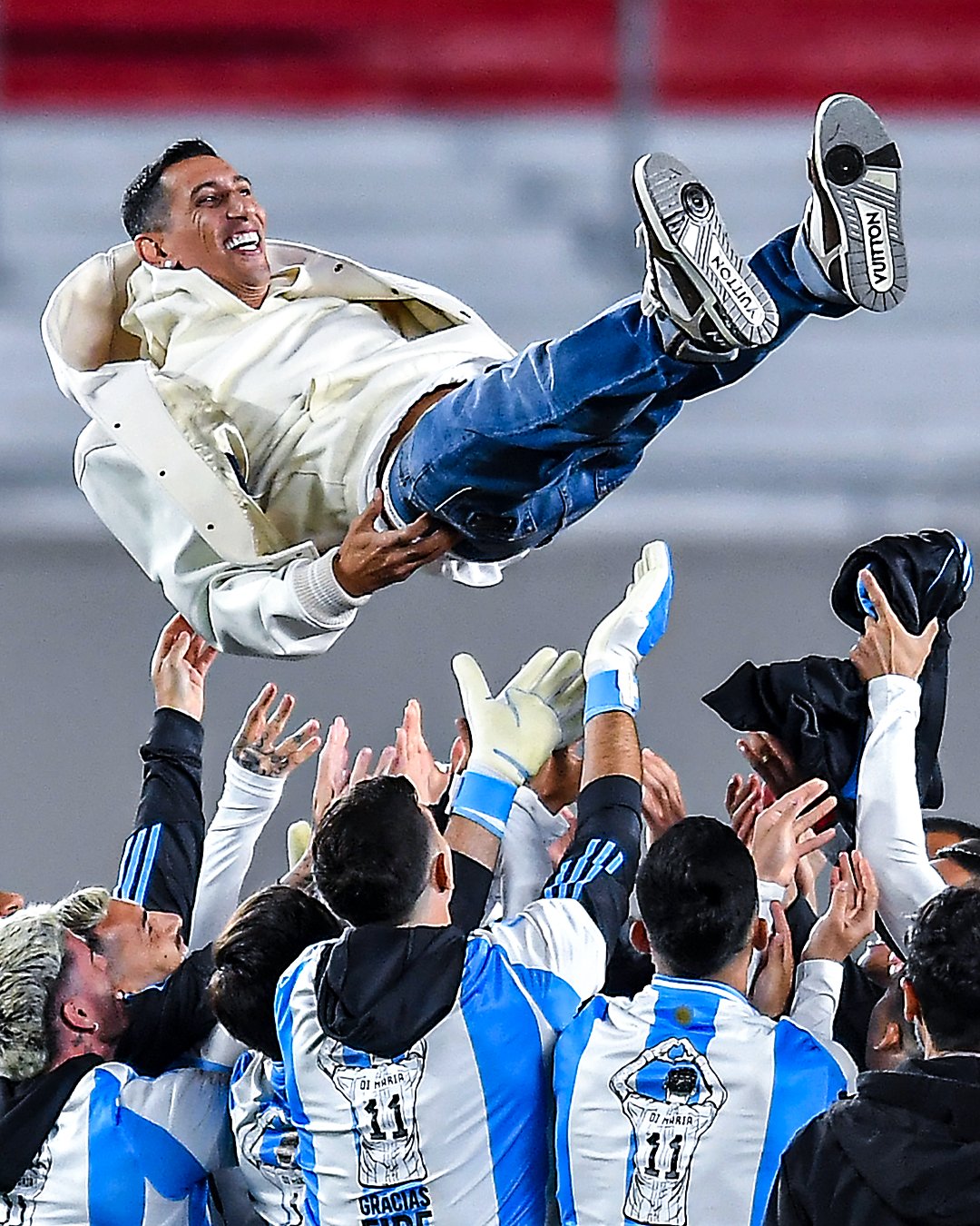 Argentina fans paying tribute to Ángel Di Maria who retired from international football.